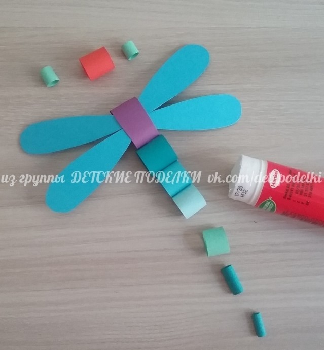 Объемная аппликация "Стрекоза-попрыгунья" Объемная аппликация "Стрекоза-попрыгунья"