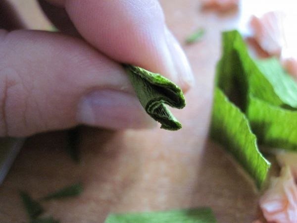 ​Открытка с сердцем из роз