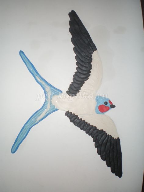 Ласточка из пластилина