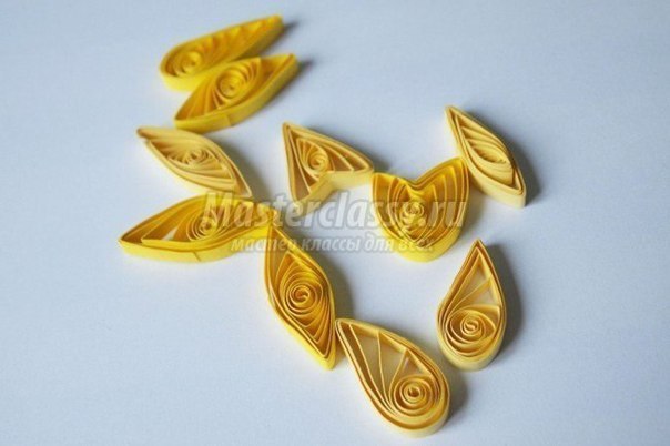 Листочек в технике квиллинг