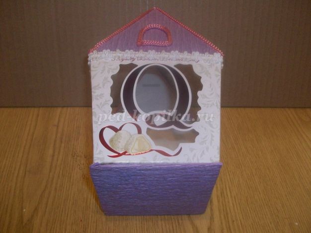 Домик с сюрпризом детскими руками: часть 2