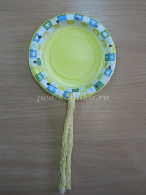 Солнышко из одноразовых тарелок: часть 1 Солнышко из одноразовых тарелок: часть 1