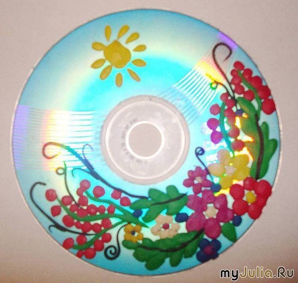 ​Рисунки пластилином на CD-дисках