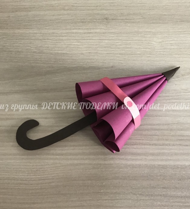 ​Объёмная поделка "Зонтик с листьями"