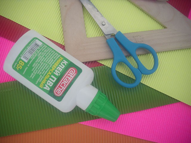 Объёмный квиллинг из гофрированного картона: мастер-класс Объёмный квиллинг из гофрированного картона: мастер-класс