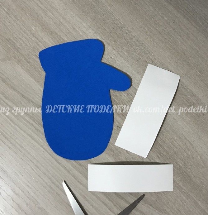 Открытка/подвеска "Рукавичка со снеговиком"