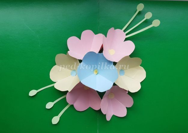 ​Как сделать открытку с объемными цветами внутри: часть 2