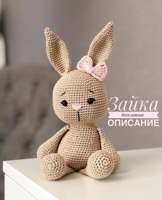 ​Вязаный зайчонок