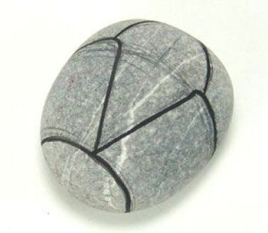 ​Божья коровка из камня