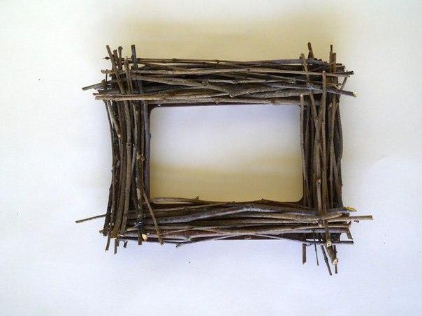 Фоторамка из веточек Фоторамка из веточек