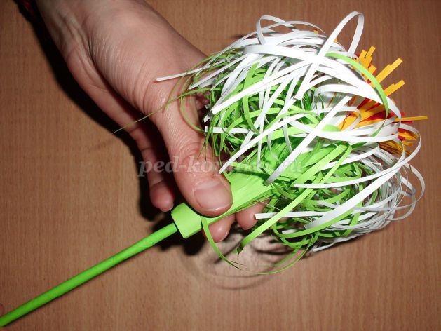 Хризантемы детскими руками: мастер-класс, часть 3 Хризантемы детскими руками: мастер-класс, часть 3