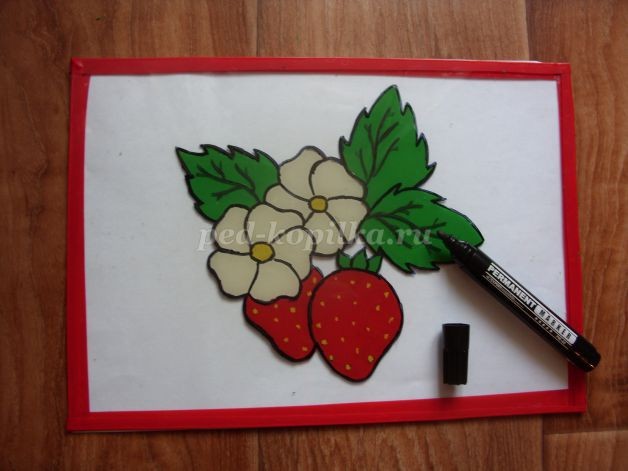 ​Пластилинография на стекле: клубника в цвету, часть 2