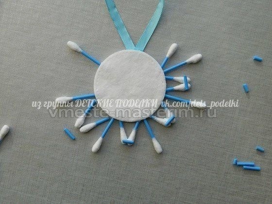 Снежинка из ватных палочек Снежинка из ватных палочек