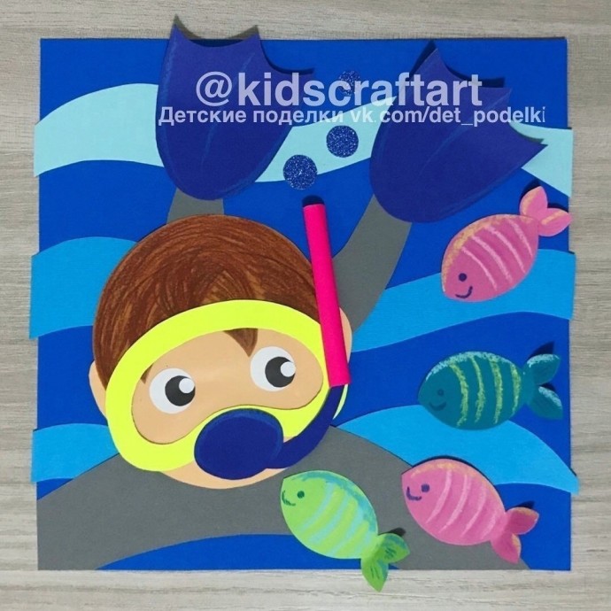 Аквалангист под водой