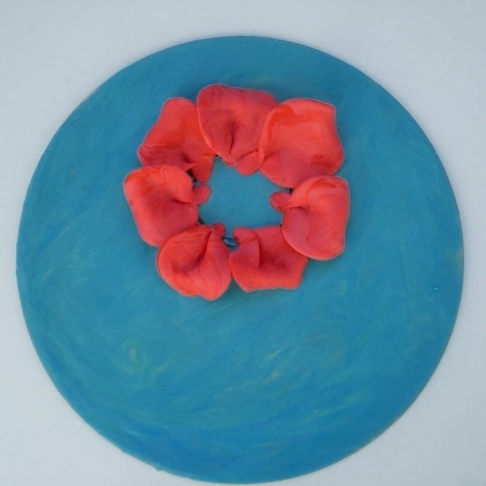 Красочное цветочное панно из пластилина