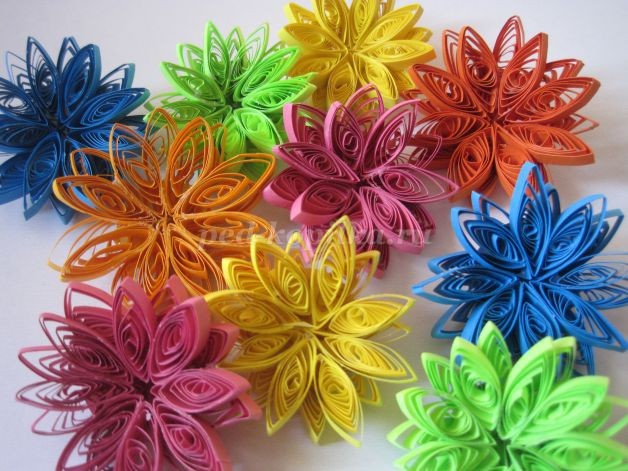 Цветы в вазе в технике квиллинг: часть 2