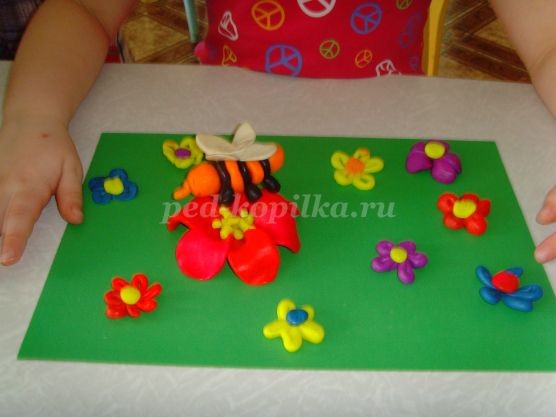 Лепим пчёлку из пластилина Лепим пчёлку из пластилина