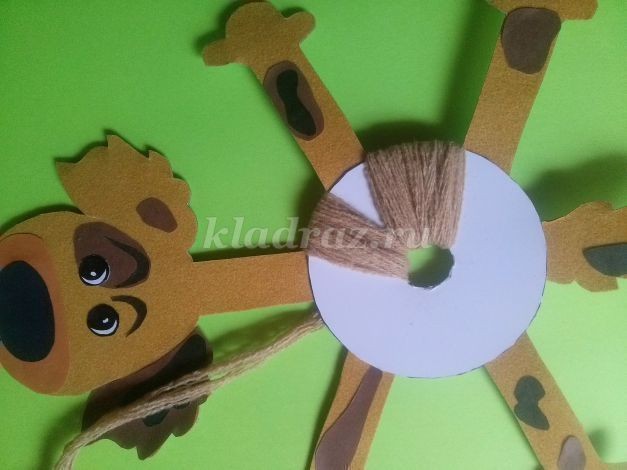 Собачки из помпонов и бумаги