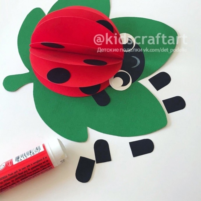 Детские летние поделки: "Божья коровка на листике" Детские летние поделки: "Божья коровка на листике"