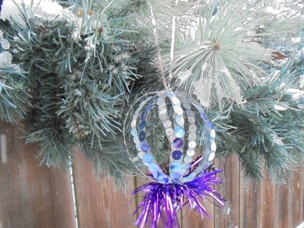 Ёлочный шар из пластиковой бутылки: часть 2