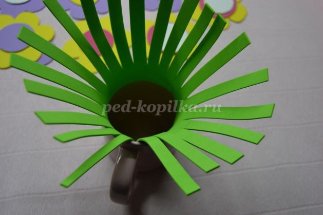 ​Цветочная композиция из фоамирана детскими руками: часть 2