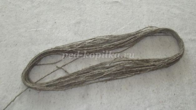 ​Коза из шпагата детскими руками: мастер-класс, часть 1