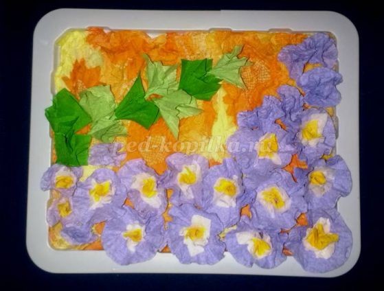 ​Полуобъёмные цветы из бумажных салфеток в технике торцевания