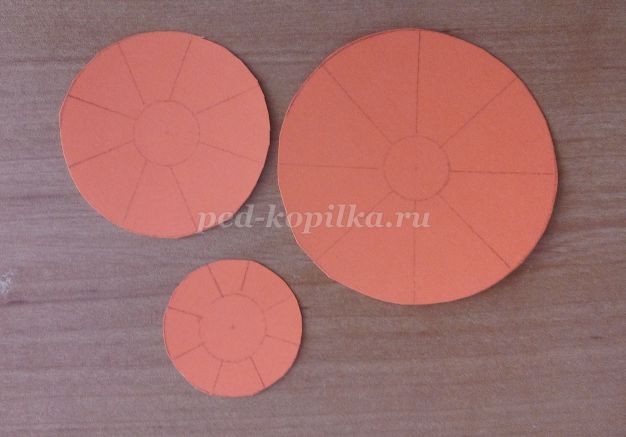 Весенний венок из бумаги детскими руками: часть 1 Весенний венок из бумаги детскими руками: часть 1