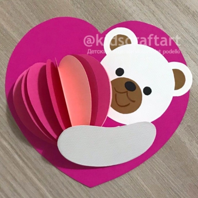 Мишка и объёмный шар Мишка и объёмный шар