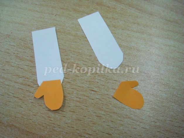 Снеговик из рулончика от туалетной бумаги: часть 2