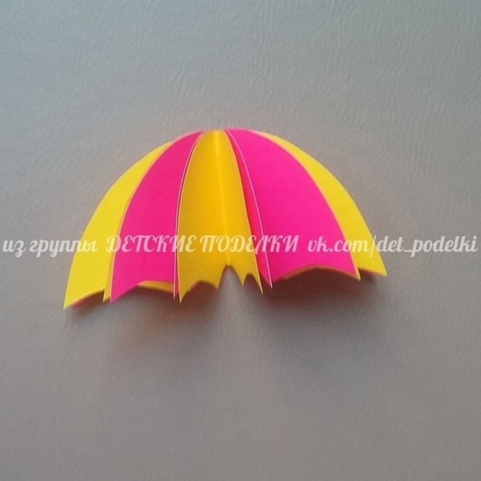 Аппликация "Зонтики под дождиком"