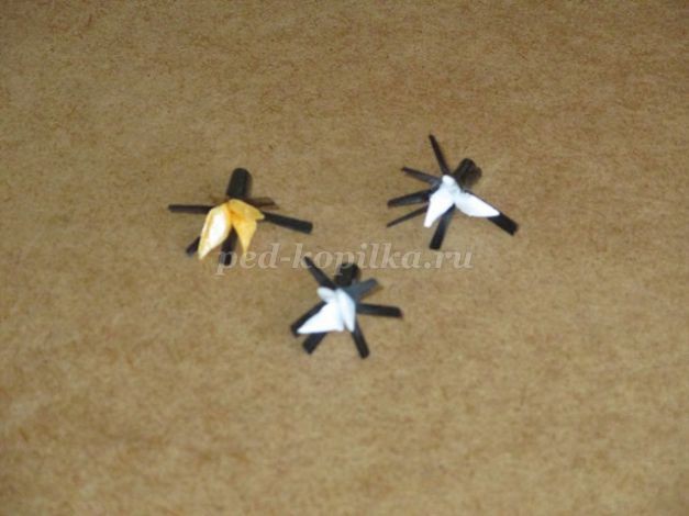 Тюльпаны из яичных ячеек своими руками: мастер-класс, часть 2 Тюльпаны из яичных ячеек своими руками: мастер-класс, часть 2