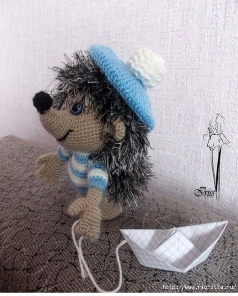 Маленький ёжик в беретике