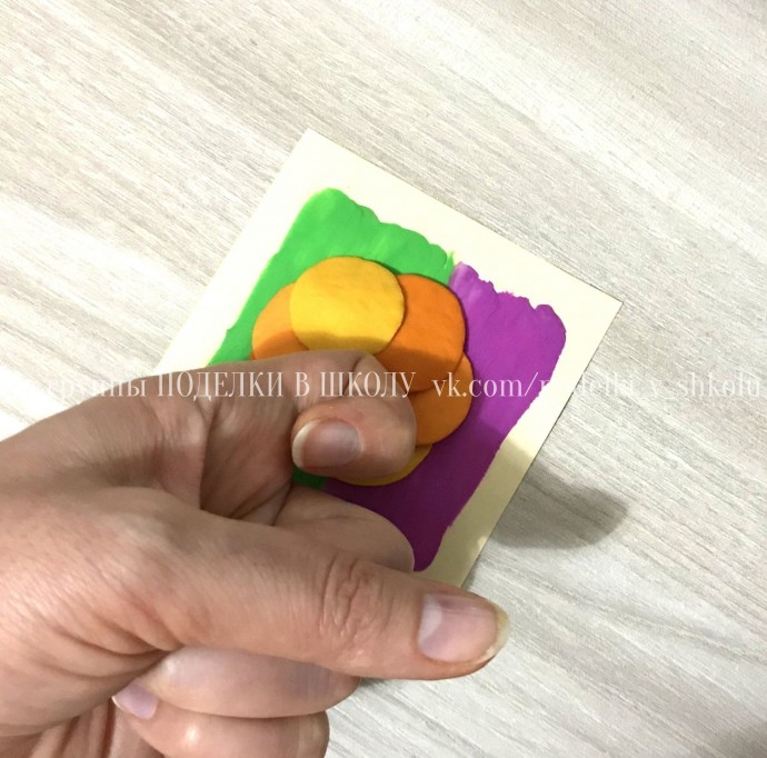 ​Осенние поделки: пластилиновая аппликация "Тыква"