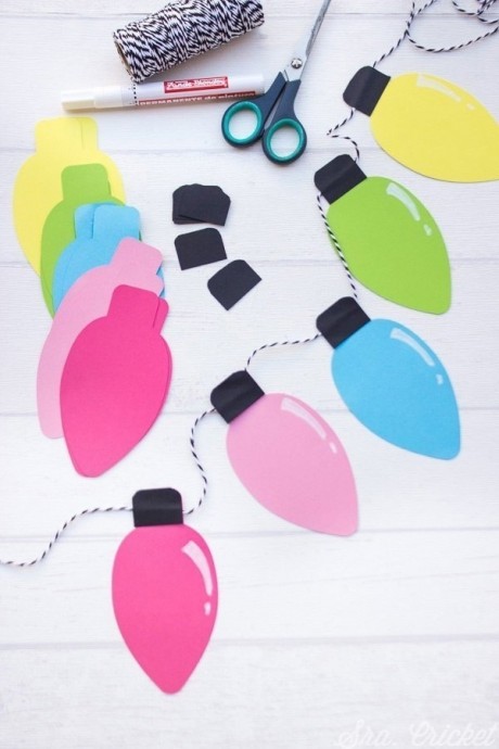 Праздничная гирлянда из лампочек