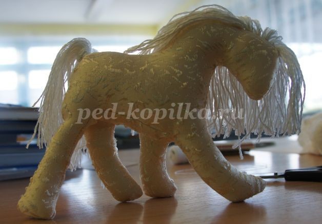 Игрушка Единорог детскими руками: часть 2