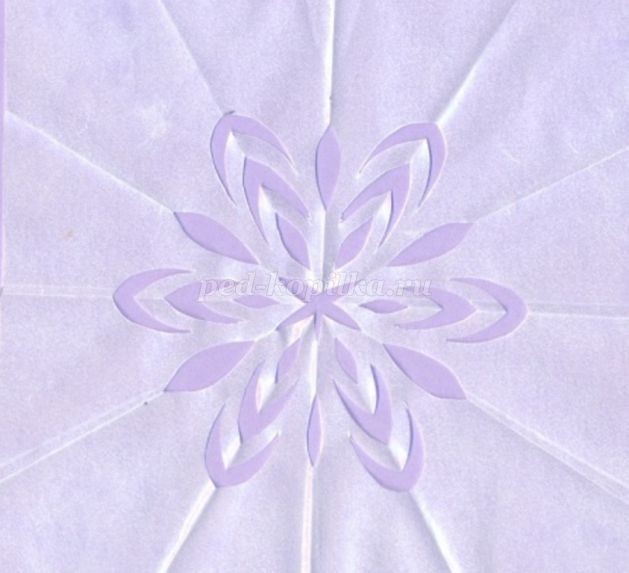 ​Рисуем невероятно красивую ёлочку белую на синем фоне: часть 4