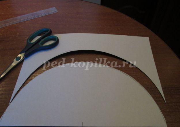 Ёлка из салфеток детскими руками: новогодний мастер-класс, часть 1