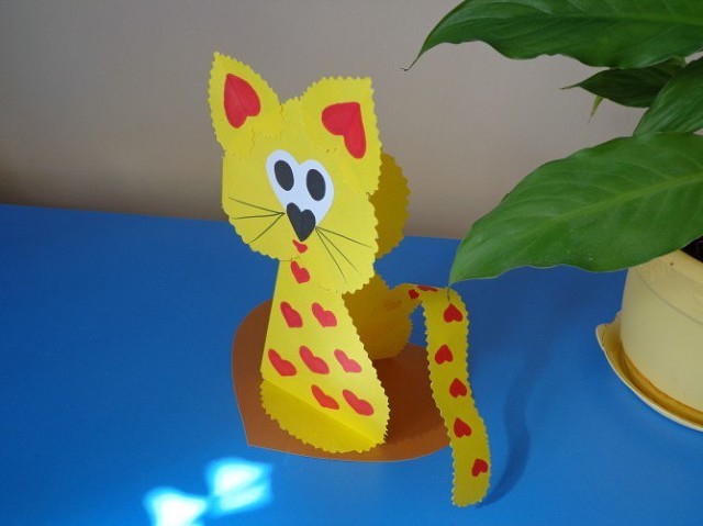 Объемный котик из цветной бумаги Объемный котик из цветной бумаги