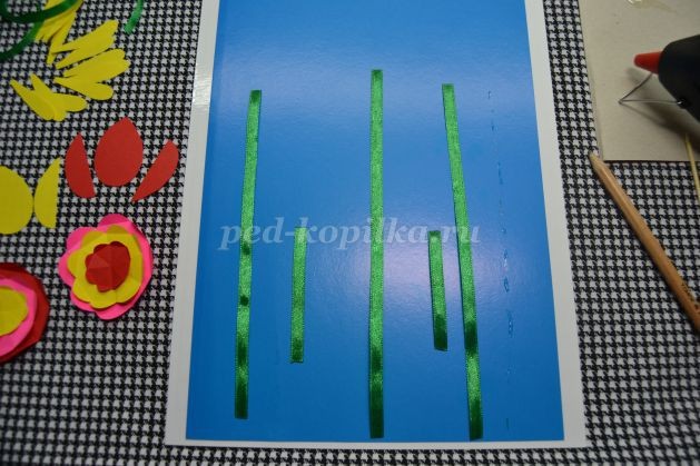 Открыточка с цветами и лентами маме на 8 Марта: часть 3 Открыточка с цветами и лентами маме на 8 Марта: часть 3