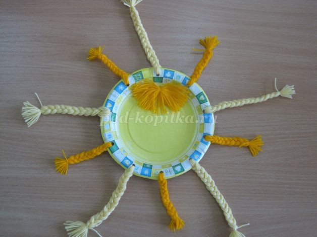 Солнышко из одноразовых тарелок: часть 2 Солнышко из одноразовых тарелок: часть 2
