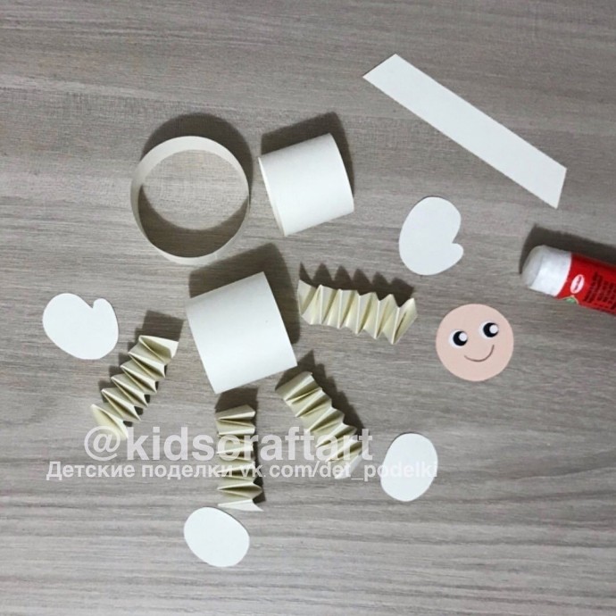 Космонавт в открытом космосе Космонавт в открытом космосе