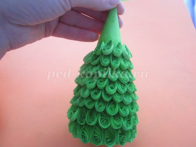 Объёмная новогодняя ёлка в технике квиллинг: часть 2 Объёмная новогодняя ёлка в технике квиллинг: часть 2