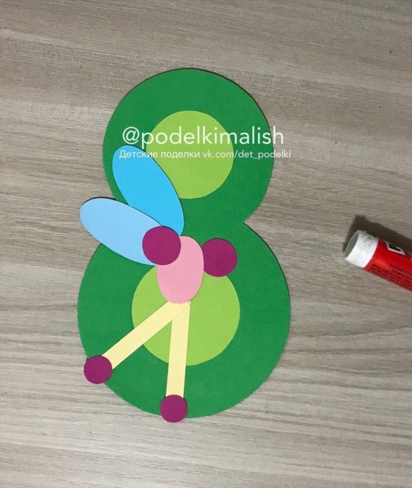 Восьмёрка с цветочной феей Восьмёрка с цветочной феей