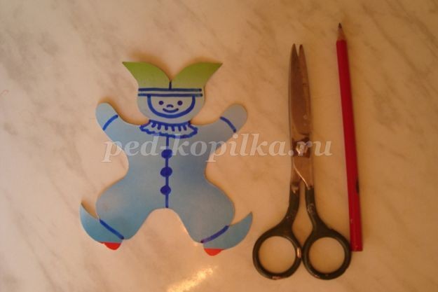 Новогодняя игрушка детскими руками: часть 1