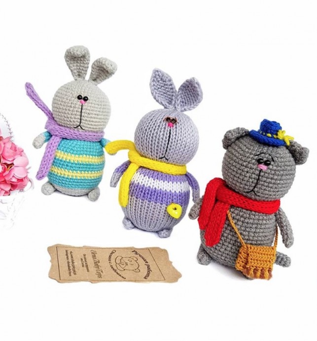 Вязаные зайка и котик