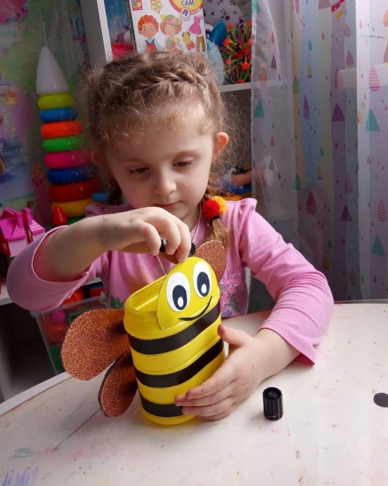 Веселая пчелка для канцелярии Веселая пчелка для канцелярии