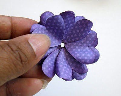 Как сделать бумажные розы из сердечек