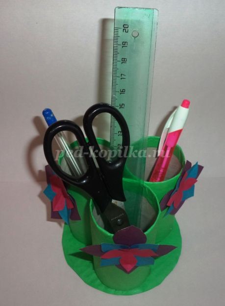 Подставка для карандашей и ручек из рулонов туалетной бумаги: часть 2 Подставка для карандашей и ручек из рулонов туалетной бумаги: часть 2