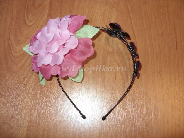 ​Цветок из шелка детскими руками: часть 2